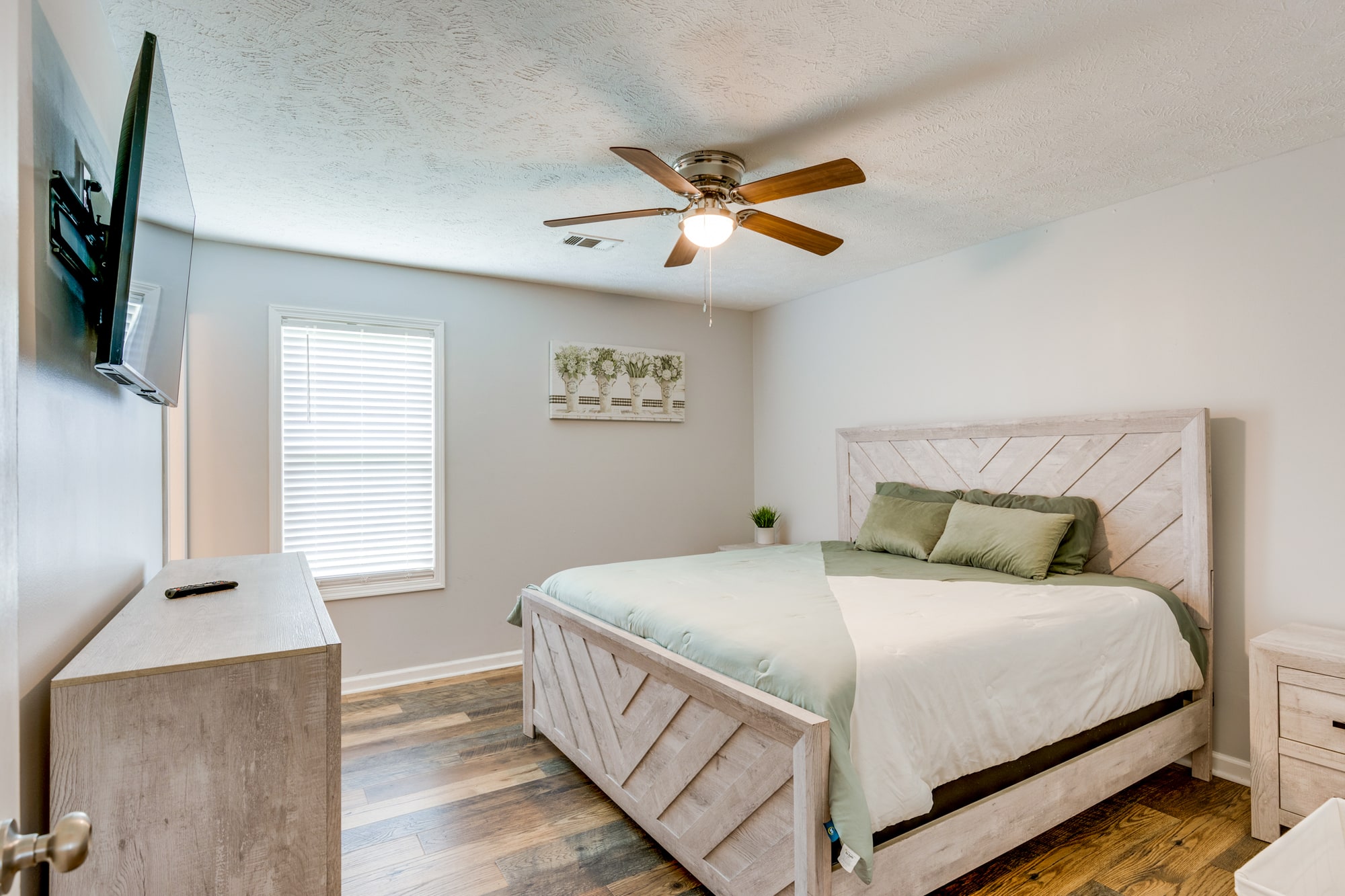 Listing image 9 at Village Place