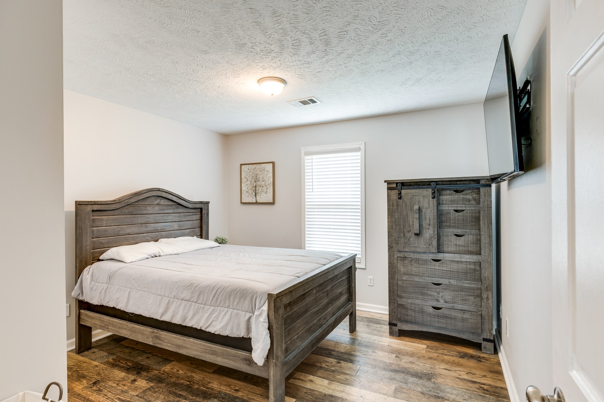 Listing image 13 at Village Place